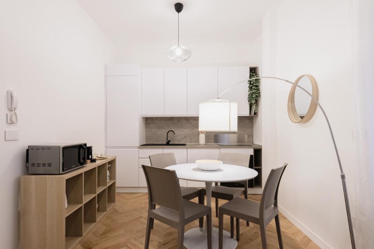 ミラノEasylife - Oasi Di Stile A 10Min Dal Duomoアパートメント エクステリア 写真